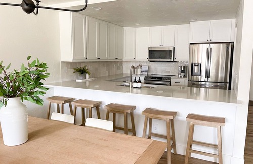 Grand Lake Condo | Immaculate Retreat with Lake Views and Family Amenities