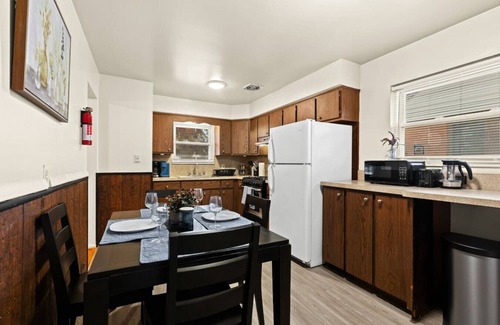 Lincoln Park House | Newly Renovated GEM Work Crews Welcome