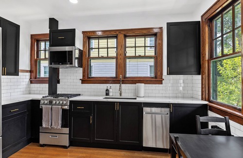 Melrose Apartment | Pet-Friendly Melrose Retreat with Spa & Breakfast Included