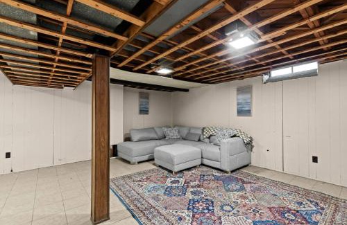 Lincoln Park House | Newly Renovated GEM Work Crews Welcome