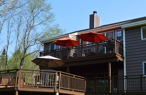 Ellicottville Ski Chalet | Renovated Retreat with Hot Tub, Steps from Holimont!