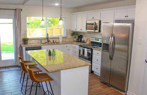 Rowlett House | Modern Retreat in Prime Location for Memorable Stays