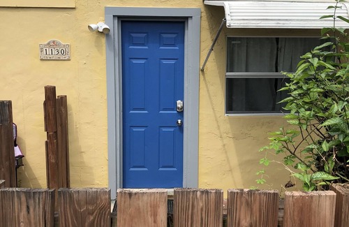 Lake Worth House | Newly Renovated Home- 4 mins from the beach!