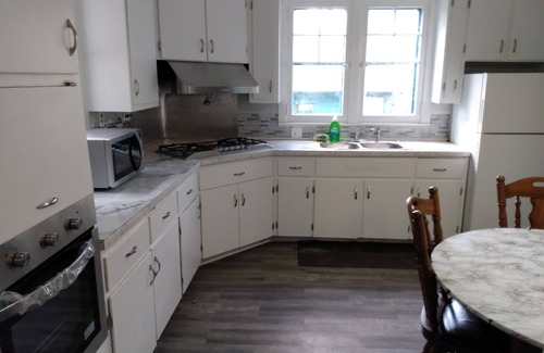 Saginaw House | Renovated House Steps from Saginaw Downtown with Kitchen