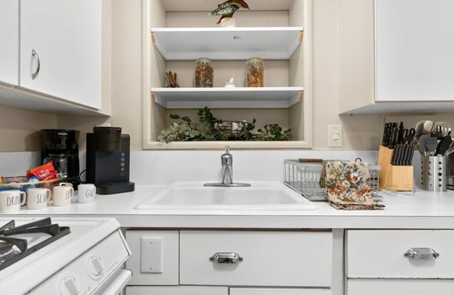 Dearborn House | Newly Renovated in Historic Neighborhood Near DTW