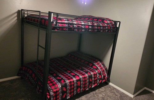 Kanab House | Newly Renovated in Kanab Southern Utah! < hour to Bryce, Zion
