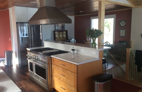 Interlochen House | Pet-Friendly Lake House with Top Amenities & Guest Rating 9.8