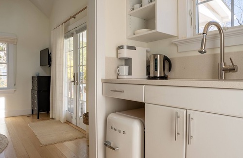 Bridgehampton Cottage | Modern Cottage Retreat: 10/10 Guest Rated, Pet Friendly
