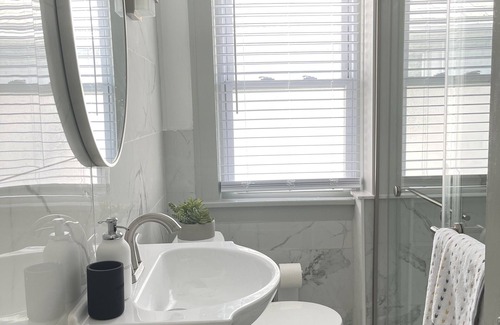 Eggertsville Apartment | Modern Apartment in Amherst: Rated 9/10, Family-Friendly Stay