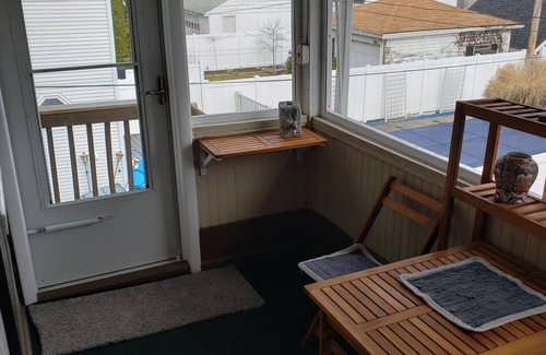 Forty Fort Apartment | Modern Retreat: Perfect Location with Convenient Amenities