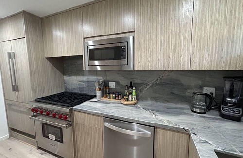 Eastern Malibu Condo | Renovated Ocean Front Carbon Beach Escape in Malibu