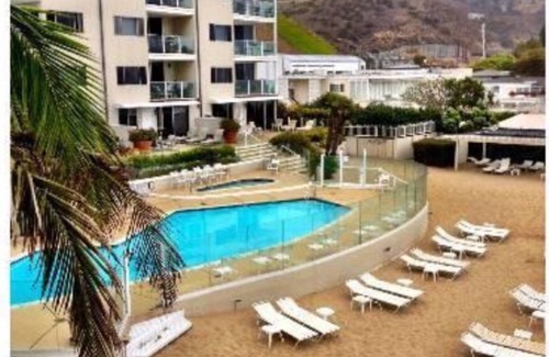 Eastern Malibu Condo | Renovated Ocean Front Carbon Beach Escape in Malibu