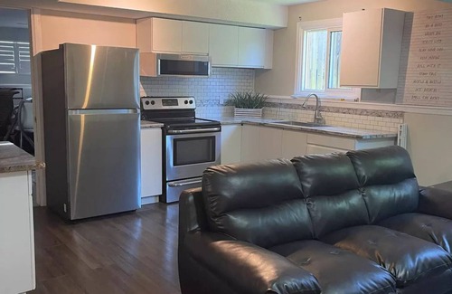 St. Catharines House | Renovated 2 Bedroom Basement Apartment with Kitchen Access
