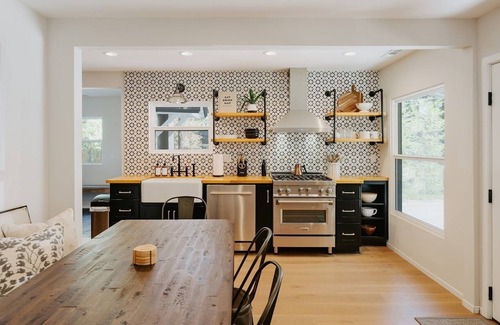 Big Bear Lake House | Revamped Pet-Friendly Retreat with Lake Views & Pool