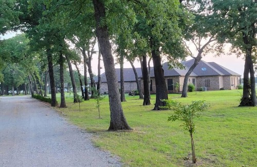 Weston House | Pet-Friendly Ranch Retreat with Hot Tub and Breakfast