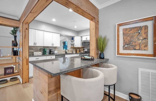 Beachway Estates House | Newly Renovated - Sunny Family Haven in Pompano
