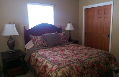 Vandalia Cottage | Newly renovated secluded retreat for nature lovers and outdoor enthusiasts