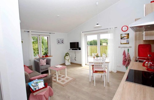 Brarupholz Apartment | Ideal Couples Retreat: Modern Apartment with Garden & Wifi