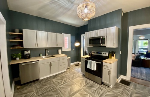 Crescent Hill House | Ideally Located Newly Renovated Studio Near Shops & Dining