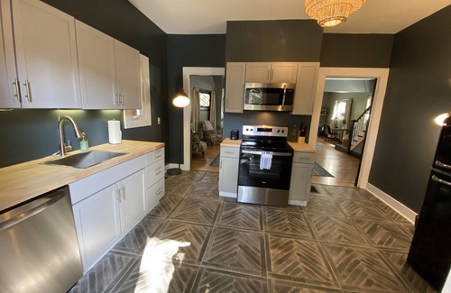 Crescent Hill House | Ideally Located Newly Renovated Studio Near Shops & Dining