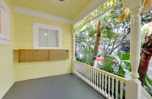 Downtown North Apartment | Modern Studio with Bathroom - Perfect for Your Stay
