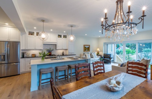 Eastport House | Inviting Renovated Townhome with Fenced Yard & Spa