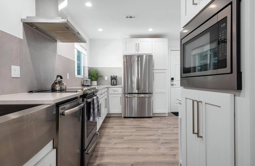 Bradenton Beach Condo | Renovated Oasis Steps from the Beach - 10/10 Guest Rated!