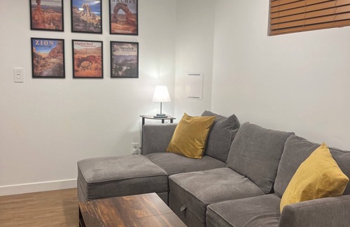 Glendale House | Newly Renovated Split-Level Lower Unit 2-bedroom house in Salt Lake, With WiFi