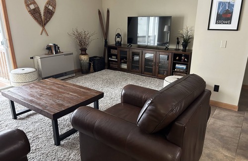 Stowe Area Condo | Immaculate 2 Bedroom Condo Near Skiing and Village