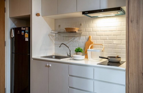 Nana Condo | Convenient Work-Friendly Condo in Heart of BKK