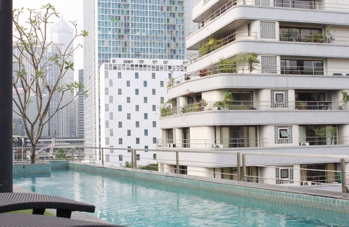 Nana Condo | Convenient Work-Friendly Condo in Heart of BKK