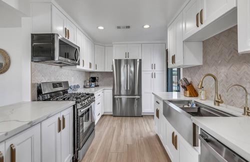 Ontario House | Revamped Oasis: Your Ideal Pool Retreat Near Disney