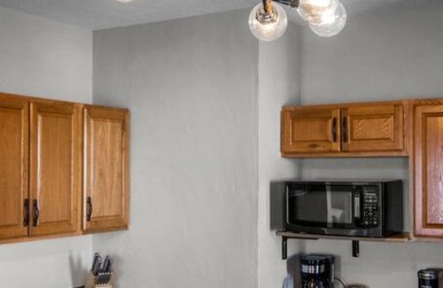 Appleton House | Modern 4BD Retreat: Steps from Downtown Appleton!