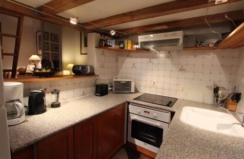 Quartier de la Monnaie Apartment | Serene Oasis in Saint-Germain Des Près with Breakfast & Kitchen