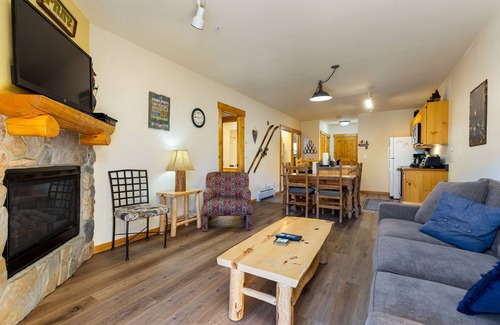 Mountain House Condo | Inviting Mountain Retreat with Pool and Slopeside Views