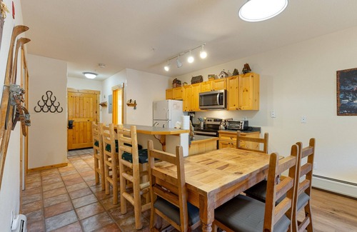 Mountain House Condo | Inviting Mountain Retreat with Pool and Slopeside Views