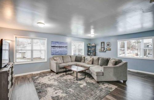 Northeast South Bend House | Modern Smart Home Near ND & Eddy St - Family Friendly Stay