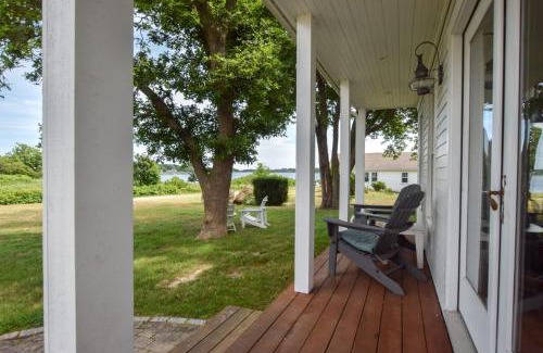 Orleans House | Updated Hotel Steps from Water - Pet & Child Friendly