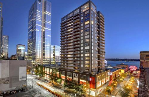 Downtown Seattle Apartment | Relax at Newmark Tower: 4-Star Hotel with Pool & Hot Tub