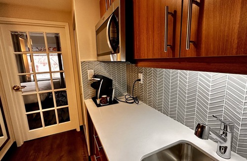 York Regional Municipality Hotel | Comfortable Newmarket Hotel & Suites with Spa and Breakfast
