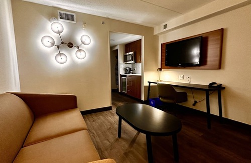 York Regional Municipality Hotel | Comfortable Newmarket Hotel & Suites with Spa and Breakfast