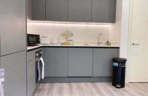 Great Linford Apartment | Newpointe 1-Bedroom Apartment - Guest Rated 9.4/10