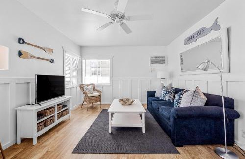 West Newport House | Coastal Comfort in Newport: 4-Star Family-Friendly Stay