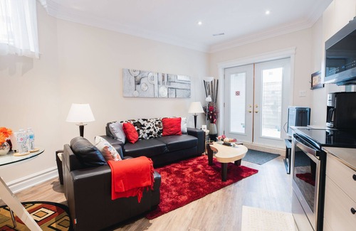 Brampton Bed & Breakfast | Discover Newton Villa: Family-Friendly Stay with Breakfast