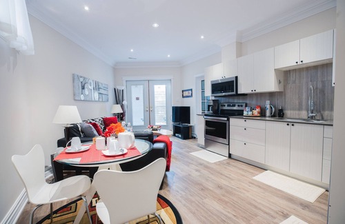 Brampton Bed & Breakfast | Discover Newton Villa: Family-Friendly Stay with Breakfast