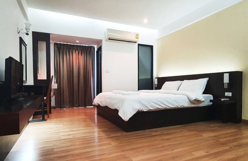 Lak Si Hotel | Cozy Next Bird Suite: Family-Friendly with Breakfast Included