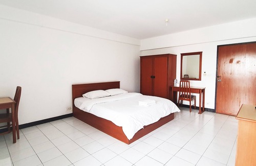 Lak Si Hotel | Cozy Next Bird Suite: Family-Friendly with Breakfast Included