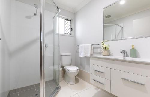 Rocklea Apartment | Discover a New Listing from Super Host Today