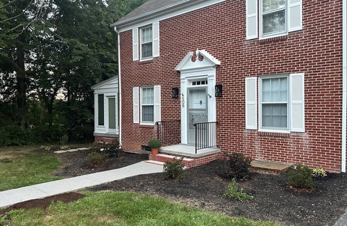 Miller Southside House | Convenient Stay Near Campus with Breakfast Included!