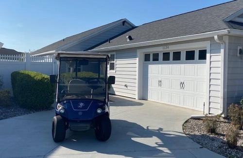 Lake Sumter Landing Villa | Pet-Friendly Retreat Next to Lake Sumter Golf Cart